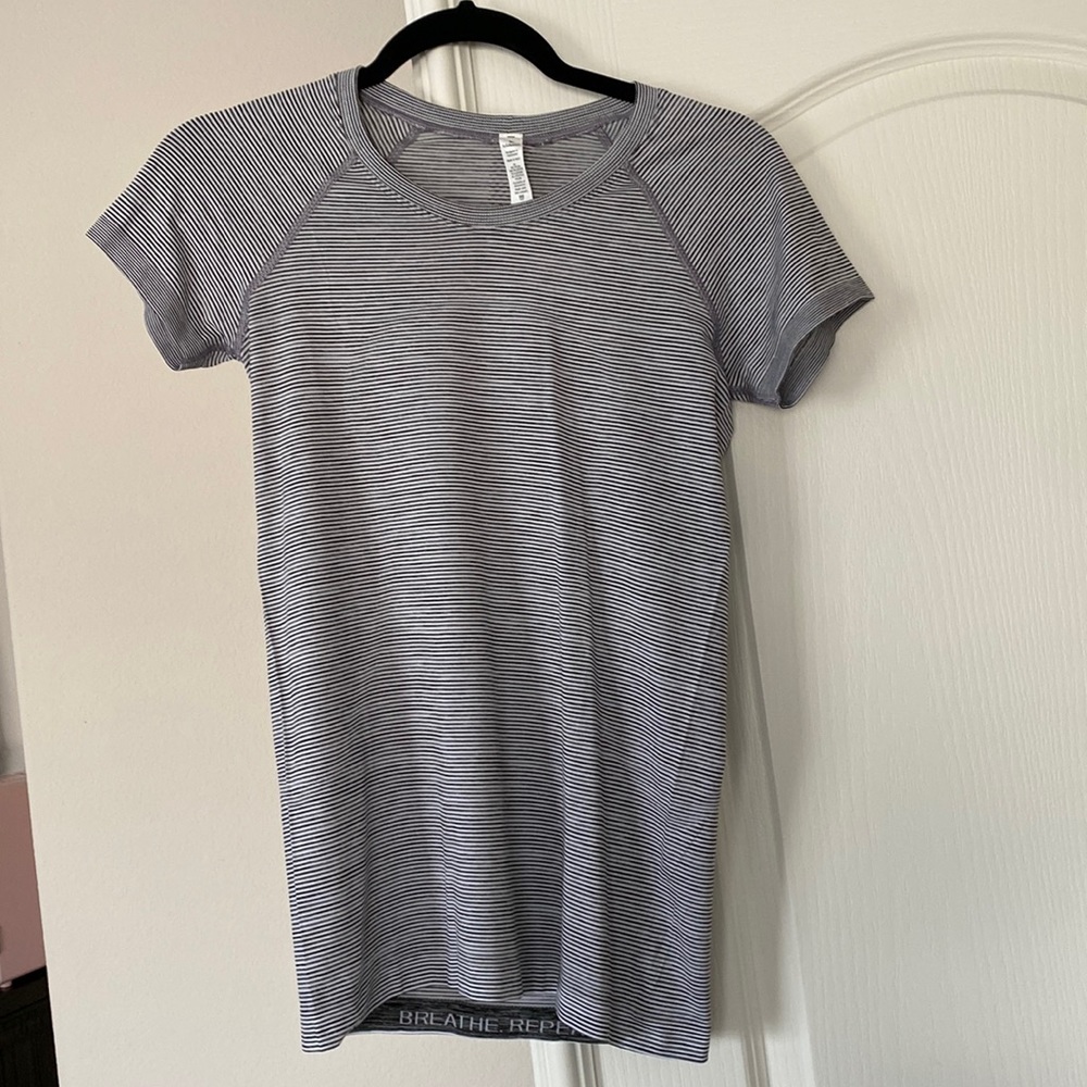Lululemon swiftly tech short sleeve crew